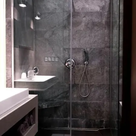 Evergreen - Old Town Spacious Stylish Apartment With Ac And One And A Half Bath, Baby & Kid- Friendly Bratislava Exterior photo